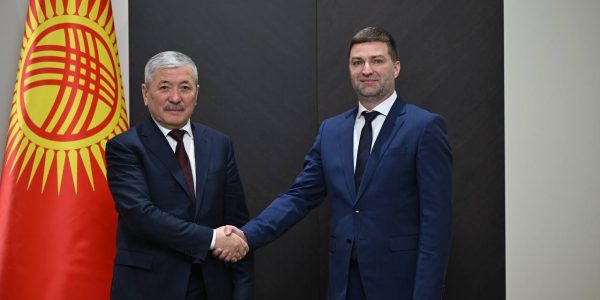 Антон Собин и Глава Кабмина Адылбек Касымалиев